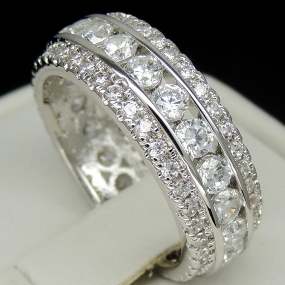 ROMANTIC REBECCA - Picture 3 of 8